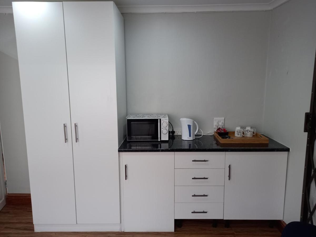 Friendz Guesthouse 克尼斯纳 外观 照片